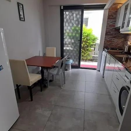 Denize-parka 100 M Calis Mevkii Apartament